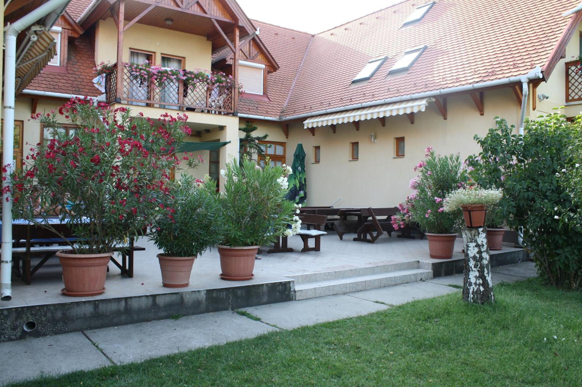 Adam Tanya Fogado Hotel Balazspuszta Exterior photo